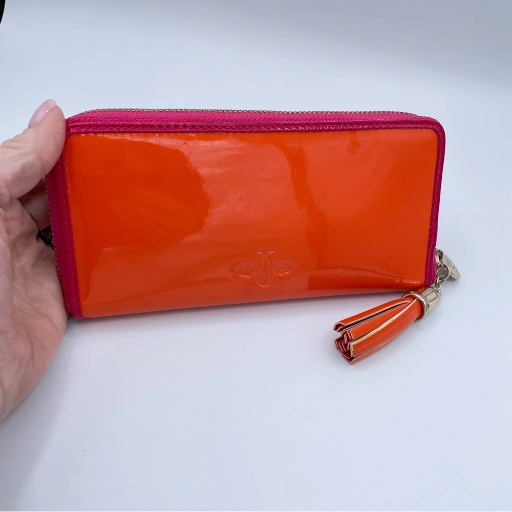 Bosom Buddy Sand Dollar Clutch Wallet OS